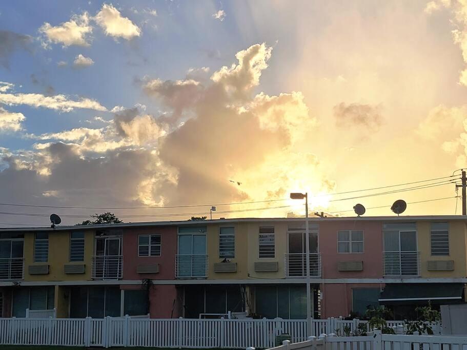 Near Islaverde Beach Home Carolina Puerto Rico. ภายนอก รูปภาพ